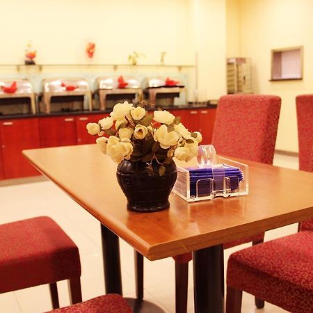 Hanting Express Jinzhou Luoyang Road Central Avenue מראה חיצוני תמונה